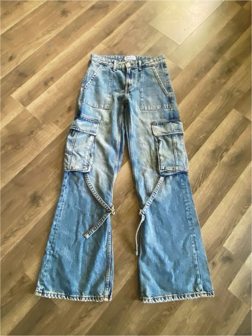 ZARA Wide Leg Cargo Relaxed Jeans - Picture 7 of 9